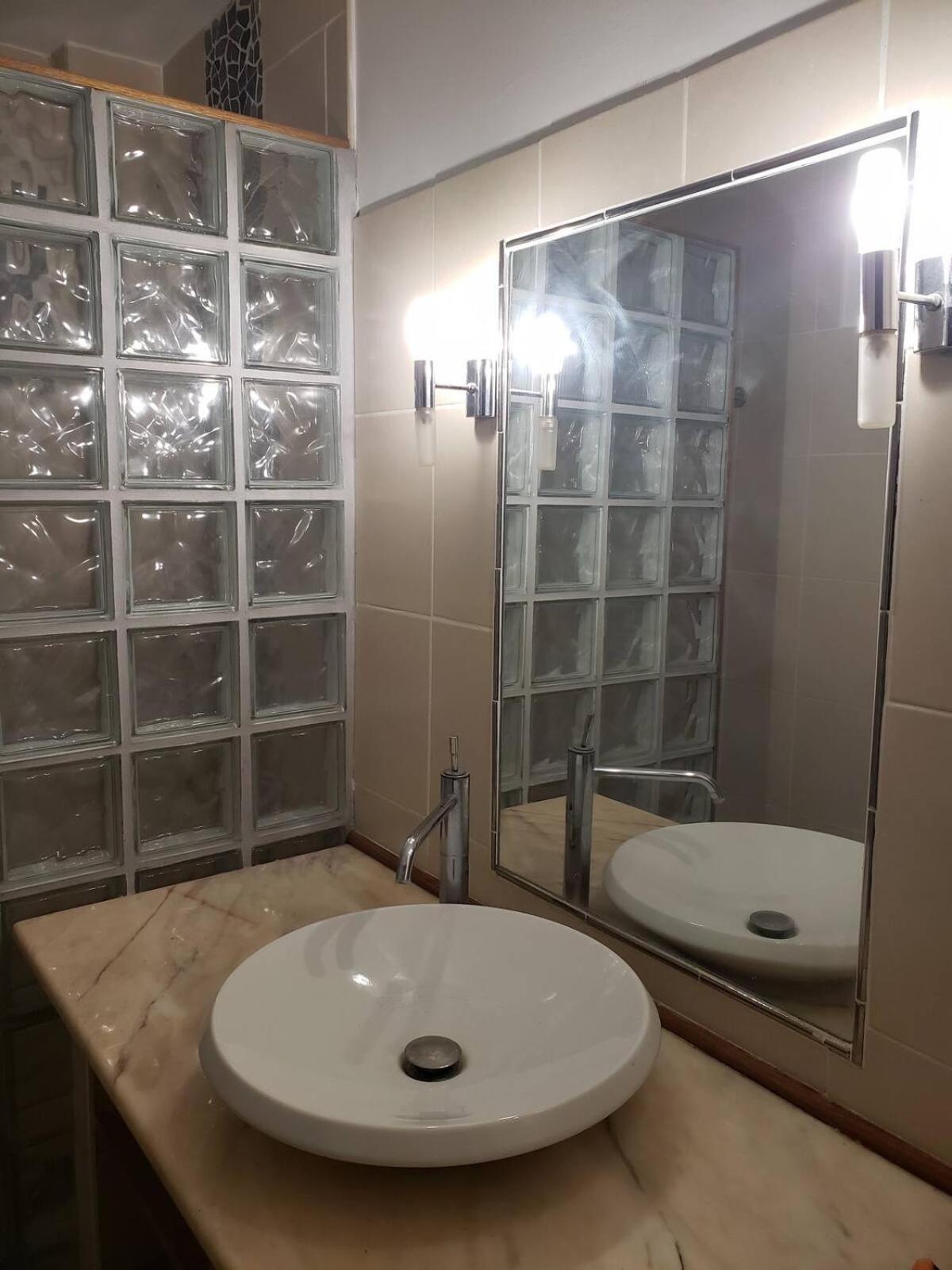 From 1 To 6 - Bathtubs In - Air Conditioned Residential - Self-arrival - Wifi - Netflix - Kitchen - Laundry - Parking