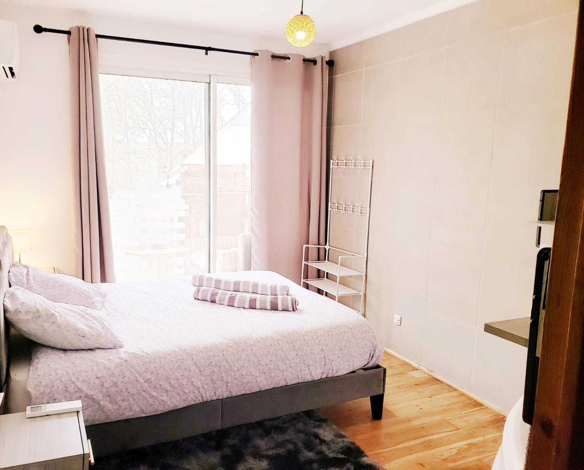 Apartment From 1 To 6 - Bathtubs In - Air Conditioned Residential - Self-arrival - Wifi - Netflix - Kitchen - Laundry - Parking *