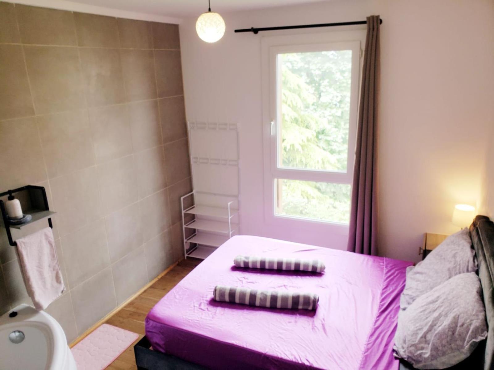 From 1 To 6 - Bathtubs In - Air Conditioned Residential - Self-arrival - Wifi - Netflix - Kitchen - Laundry - Parking *