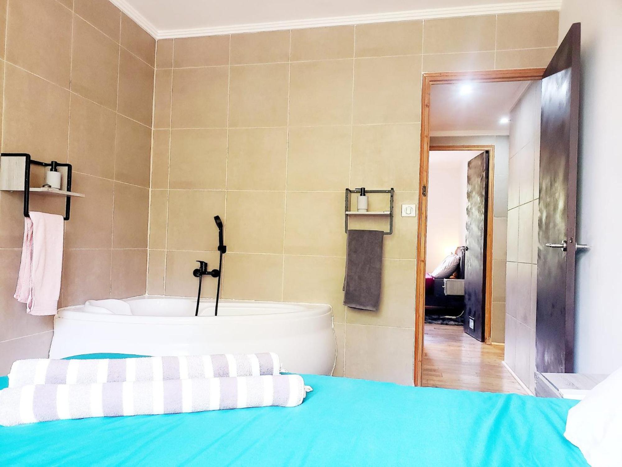 Bathtubs 1 To 6 - Air-conditioned - Self-arrival * Avignon