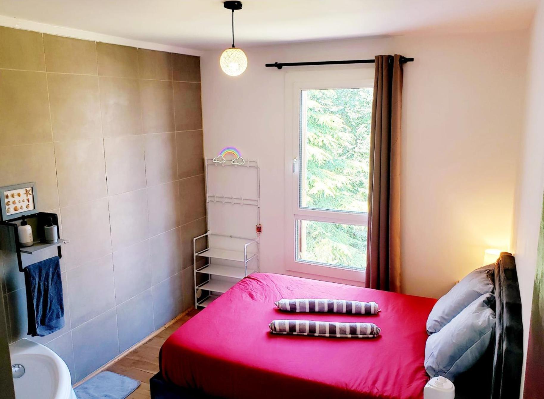 Bathtubs 1 To 6 - Air-conditioned - Self-arrival Apartment